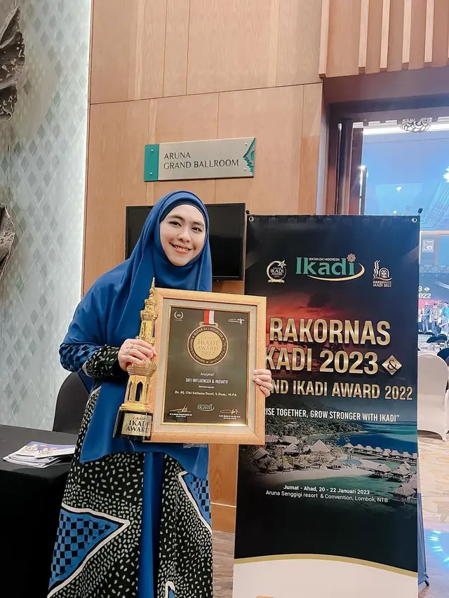 Oki Setiana Dewi