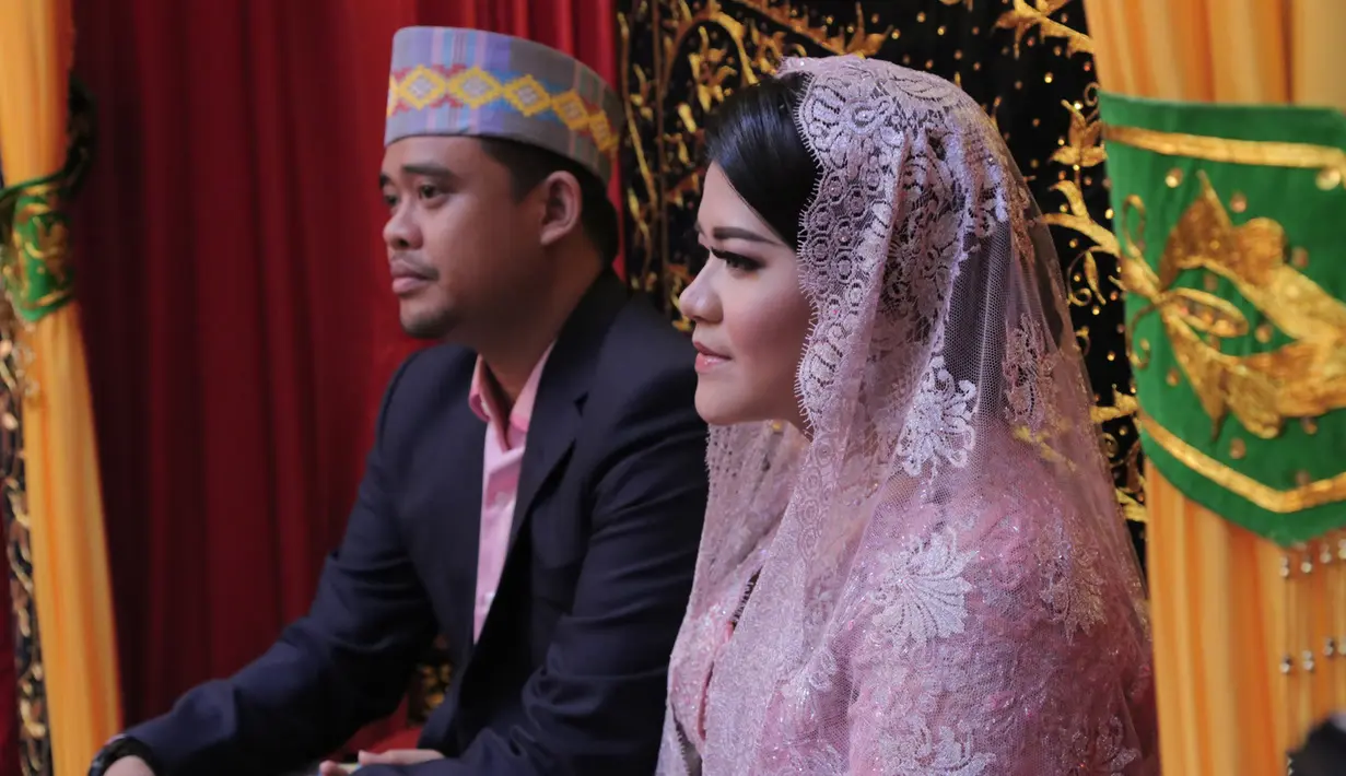 "Kita hanya menyebar 2.000 undangan, itu berarti sebanyak 4.000 orang saja," kata pria yang disapa Bang Ojie kepada Liputan6.com di Medan International Convention Centre, Jalan Gagak Hitam, Medan, Rabu (22/11). (Foto: Media Center Medan Bobby-Kahiyang)