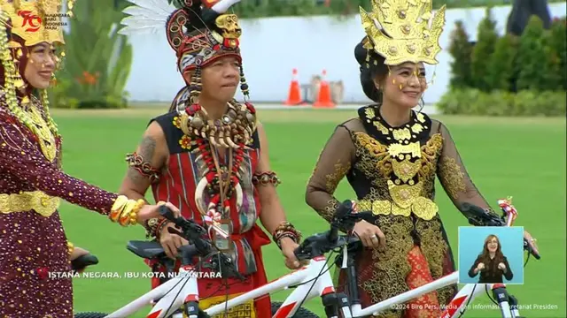 Para pemenang pengguna busana Adat terbaik yang hadir di Istana Negara Ibu Kota Nusantara (IKN) pada Sabtu (17/8/2024). Di mana penilaian ini dipilih oleh Kementerian Pariwisata dan Ekonomi Kreatif dan Sekretariat Presiden.