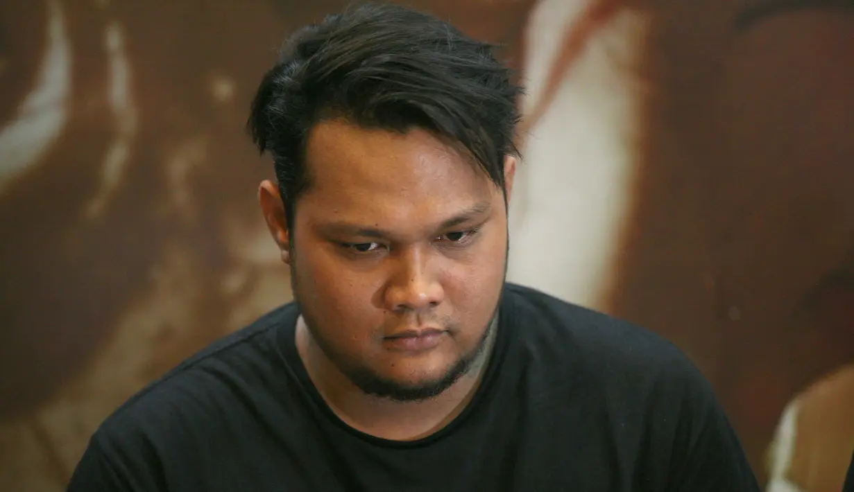 "Kita harus tahu dulu mana yang dilarang, mana yang enggak. Ibarat rambu-rambu, bukan menghalangi kita jalan, tapi mengatur kita jalan," Lanjut suami Inara Idola. (Nurwahyunan/Bintang.com)