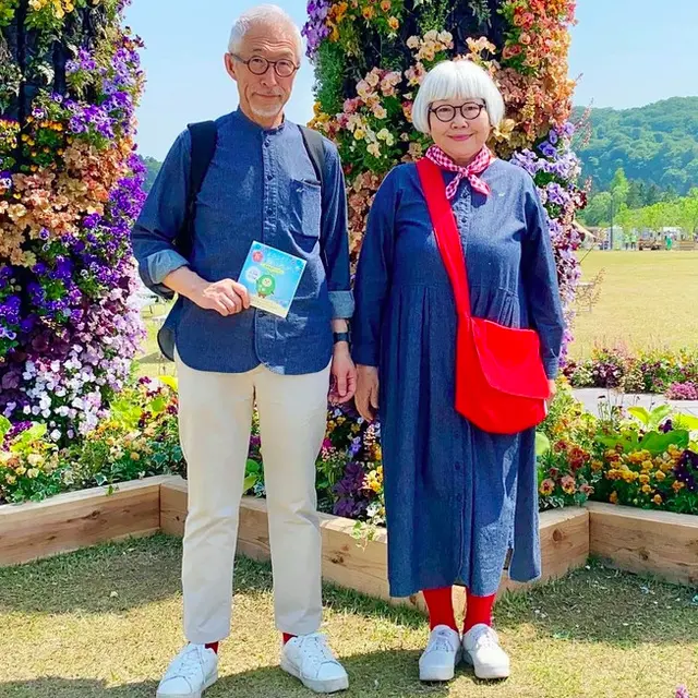 Pasangan asal Jepang yang viral karena selalu pakai baju couple