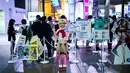 Seorang model mengenakan kostum karakter video game saat gelaran Tokyo Game Show 2018 di Tokyo, Jepang, Jumat (21/9). Salah satu perhelatan gaming terbesar untuk kawasan Asia tersebut diadakan hingga 23 September nanti. (AFP / Martin BUREAU)