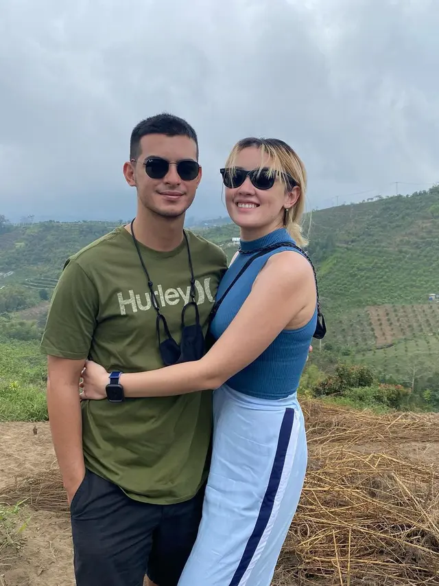 5 Tahun Pacaran, Ini 7 Potret Kemesraan Ciccio Manassero dan Natasha Ryder