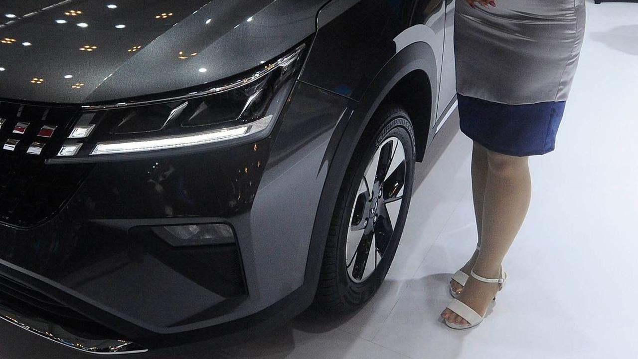 Monica merinci, besaran bayaran tersebut tergantung klien hingga kualifikasi para SPG. Untuk SPG grade A plus, bayarannya Rp1,5 juta hingga Rp 3 juta per hari. Sedangkan SPG grade A, minimal dapat Rp1 juta.