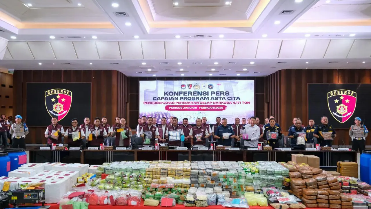 Dengan mengusung semangat Asta Cita ke-7 Presiden RI, Bea Cukai dan Polri bekerja sama dalam memberantas penyelundupan narkoba (Istimewa)