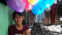 Tak Sudi Mengemis, Nenek Renta Bertahan Hidup dengan Jual Balon
