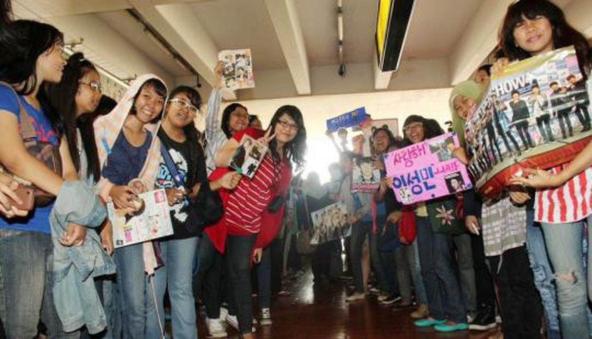 Ribuan ELF menanti Suju di Bandara Soekarno-Hatta