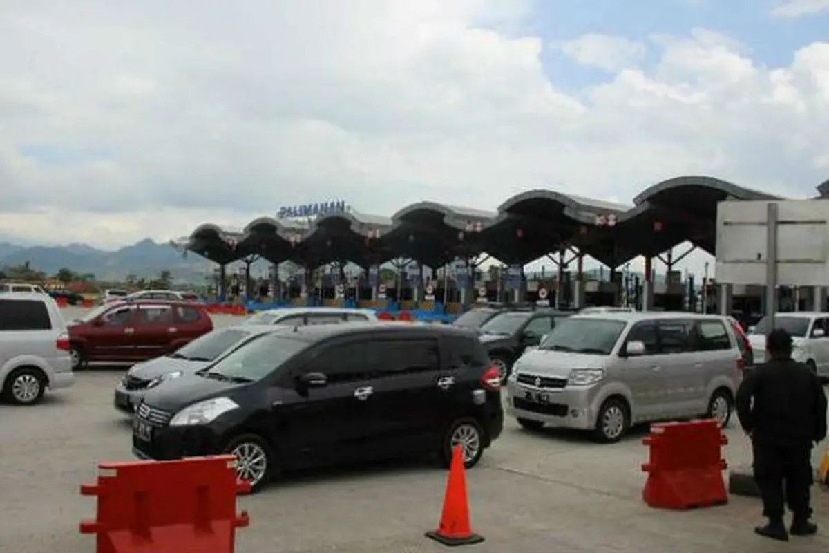 Akhir Pekan Puncak Libur Natal di Pantura Jabar