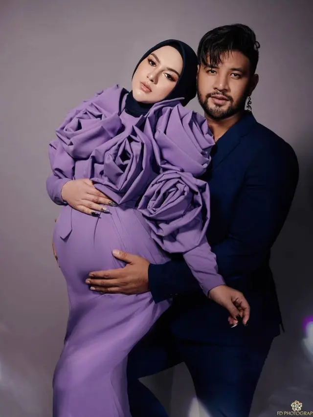 7 Pesona Irish Bella di Maternity Shoot Terbaru, Glamor Bergaun Ungu Perlihatkan Baby Bump yang Makin Besar