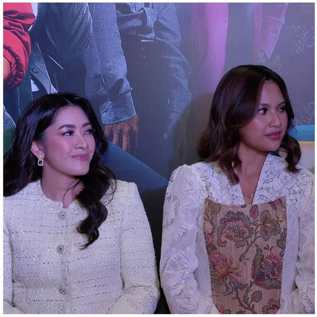 6 Potret Kebaya Brokat Indah Permatasari di Premiere 'Gak Nyangka', Detailnya Unik