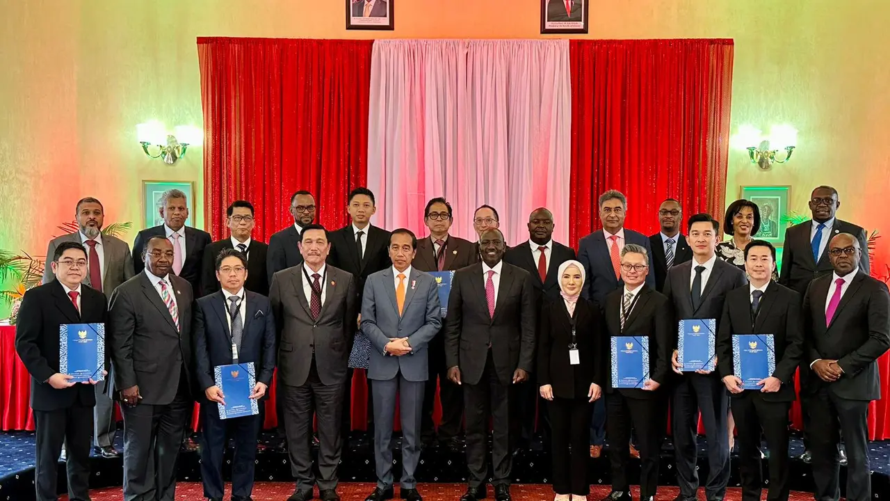 Direktur Utama Pertamina Nicke Widyawati di sela lawatannya ke Kenya, Afrika