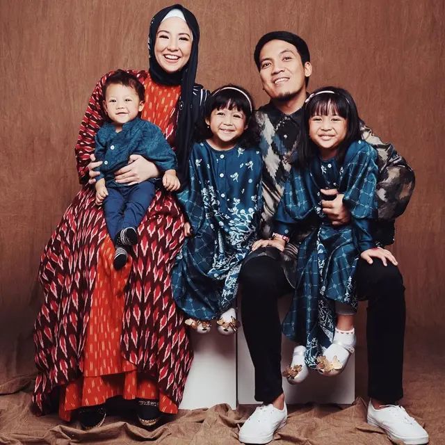 Natasha Rizky dan keluarga. (Foto: Instagram @natasharizkynew)