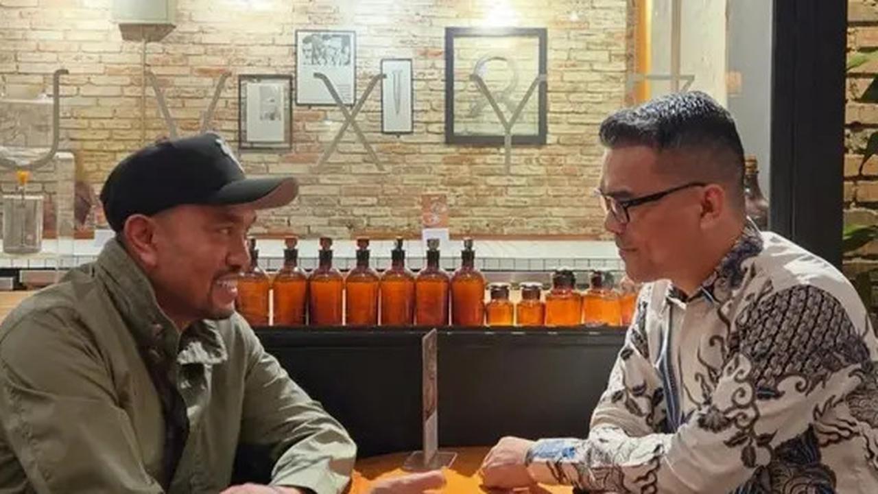 Senyum Bro Ron saat Ditanya Ahmad Sahroni Pindah ke PSI: Kejutan di Tanggal 10 November