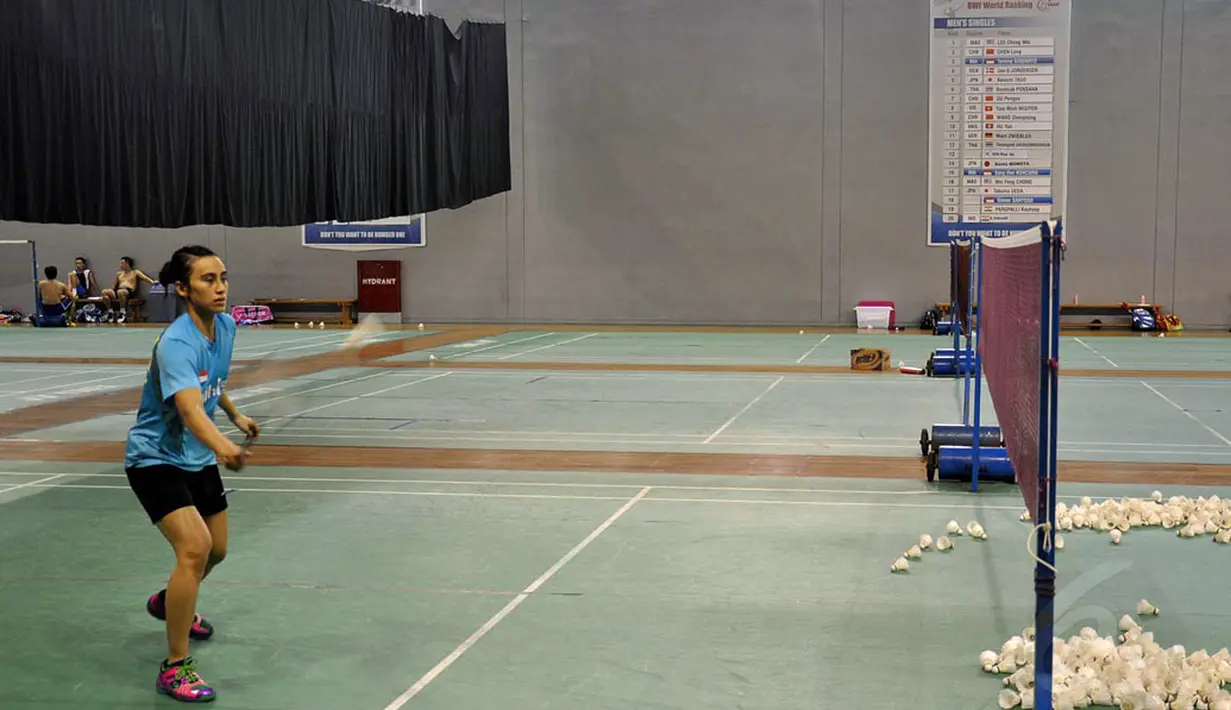Jelang berlaga di BWF World Championships 2014, pebulutangkis putri Indonesia, Bellaetrix Manuputty, kian intensif berlatih, (13/8/2014). (Liputan6.com/Miftahul Hayat)