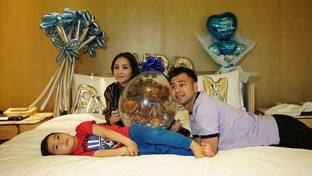 [Fimela] Nagita Slavina dan Raffi Ahmad ultah