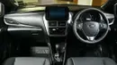 Desain keseluruhan dashboard masih menggunakan model serupa yang sudah mulai terlihat ketinggalan zaman. Perbedaan utama terlihat pada head unit yang membesar dan terlihat seperti dipaksakan sehingga tidak menyatu dengan keseluruhan dashboardnya. (Source: paultan.org)