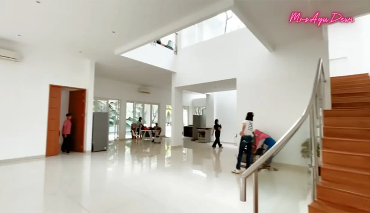 Rumah Kedua Luna Maya (Youtube/ MrsAyuDewi)