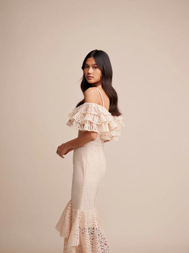 8 Pilihan Dress Brokat dengan Aksen Ruffle Terbaik 2025, Cocok untuk ...