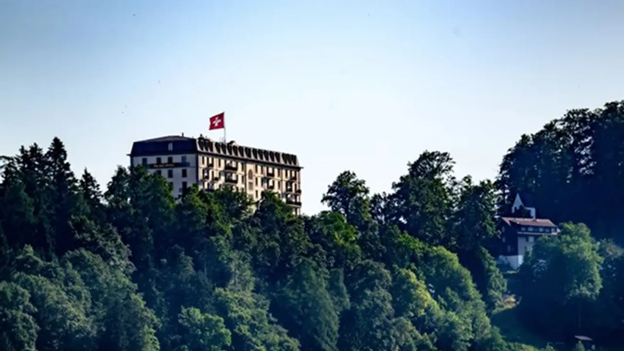 Kompleks hotel Burgenstock di Swiss yang akan menjadi lokasi perundingan Amerika Serikat-Iran.