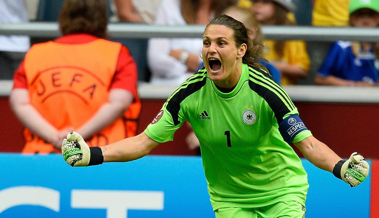 Nadine Angerer menjadi satu-satunya kiper yang pernah terpilih sebagai Pesepakbola Wanita Terbaik Dunia FIFA. Angerer mempersembahkan dua gelar juara Piala Dunia Wanita dan lima gelar juara Piala Eropa Wanita untuk Timnas Jerman. (AFP/Jonathan Nackstrand)