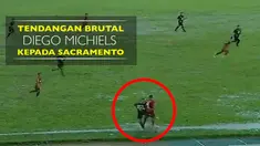 Video tendangan brutal Diego Michiels kepada Marcel Sacramento pada laga Semen Padang Vs Pusamania Borneo FC.