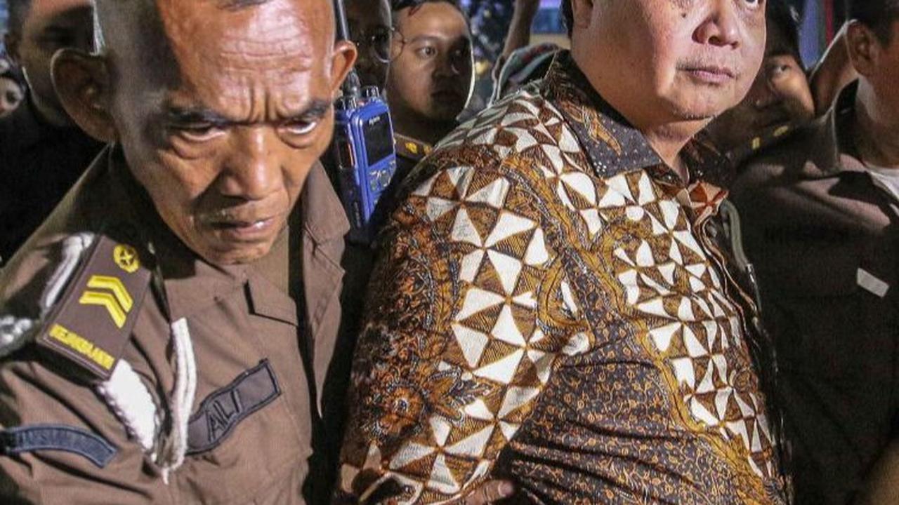 Sebelumnya Airlangga tidak hadir dalam panggilan pertama pada tanggal 18 Juli 2023.
( Liputan6.com/Faizal Fanani )
