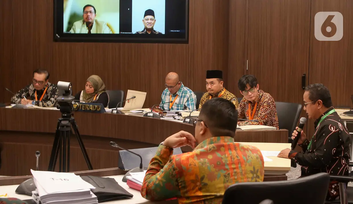 Pada pemeriksaan hari ini, dihadirkan saksi ahli atas permintaan pengadu dari perkara Nomor 135-PKE-DKPP/XII/2023 dalam sidang yang diadakan pada 8 Januari 2024. (Liputan6.com/Herman Zakharia)