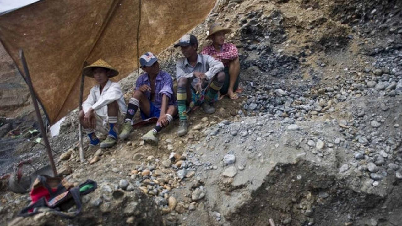 Menengok tambang batu giok terbesar di Myanmar
