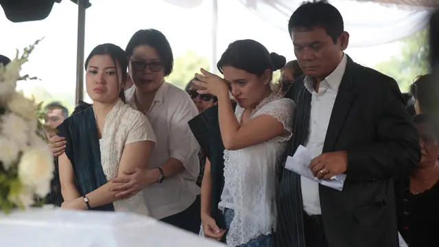 Pemakaman ibunda Marsha Aruan © KapanLagi.com/Budy Santoso