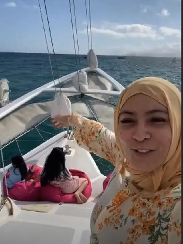 7 Momen Liburan Keluarga Uya Kuya di Bali, Sambil Syuting Video Klip Terbaru Cinta