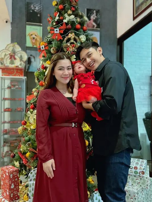 Tak heran jika banyak yang memberi pujian kepada Felicya yang tekun diet dan kembali langsing. (Instagram/felicyangelista_)