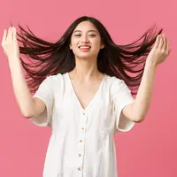 Perawatan rambut panjang dengan sederhana dan rutin. (foto: benzoix/freepik)