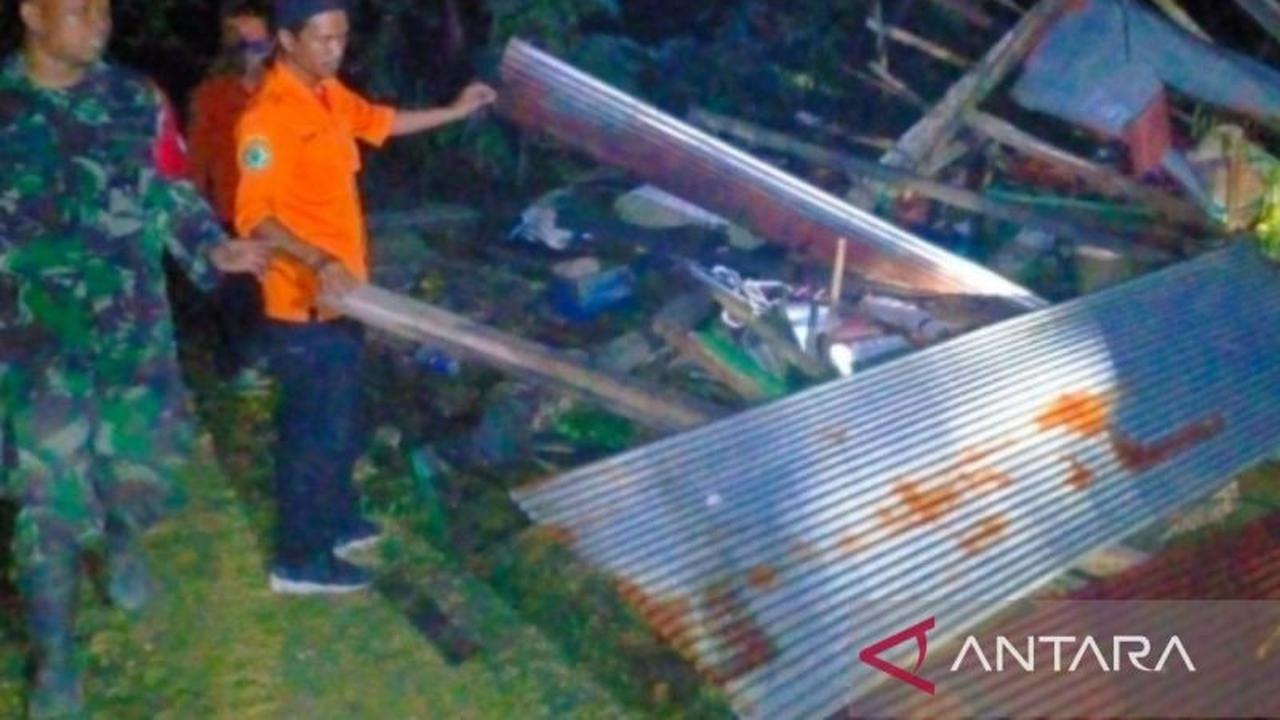 Mengerikan! Angin Kencang Pamekasan Rusak 21 Bangunan dan Lukai 6 Warga, BPBD Bergerak Cepat