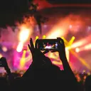 FOMO Konser dan Liburan Bikin Gen Z Rentan Terjebak Financial Anxiety