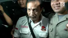 Usai menjalani pemeriksaan di Mapolda Sumatera Utara, Bupati Batubara OK Arya Zulkarnaen diterbangkan ke Jakarta .