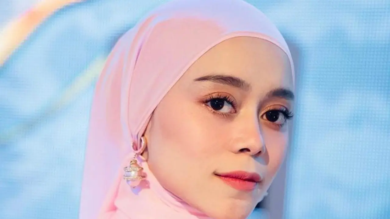 5 Cara Memakai Hijab Pashmina Trendy ala Lesti Kejora hingga Citra Kirana, Cocok untuk Lebaran