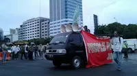 Puluhan Orang Demo di DPR Pertanyakan Penangkapan Aktivis Makar