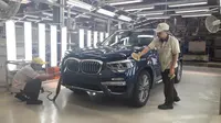 BMW X3 selesai dirakit di pabrik Sunter (Liputan6.com/Yurike)