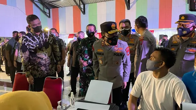 Vaksinasi Massal di Medan