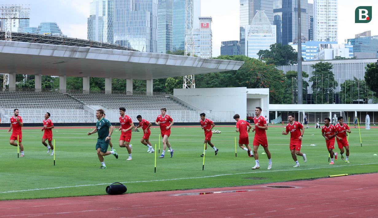 Sesi tersebut baru diikuti 15 pemain dari total 24 pemain yang dipanggil John Herdman untuk FIFA Series kali ini. (Bola.com/Iqbal Ichsan)