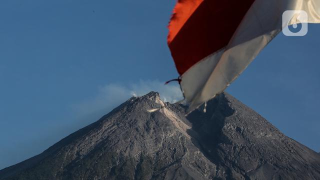 Memantau aktivitas Merapi