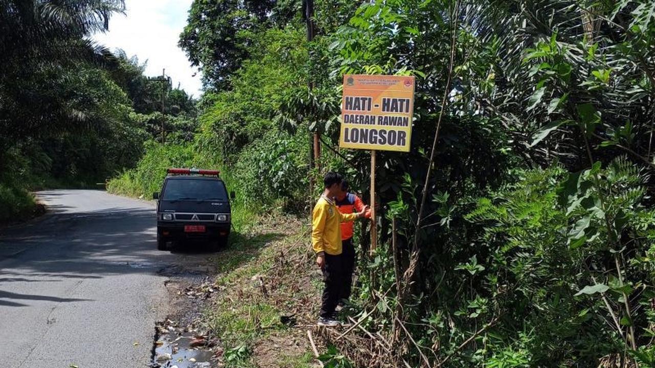 Antisipasi Musim Hujan, BPBD Pasang Rambu Peringatan Longsor di Jalan Lintas Curup-Lubuklinggau
