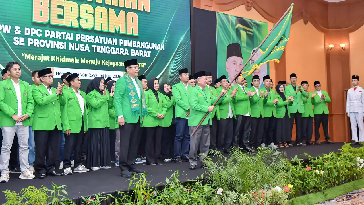 Ketua Umum Partai Persatuan Pembangunan (PPP) Muhamad Mardiono  melantik jajaran DPW dan DPC PPP se-Provinsi Nusa Tenggara Barat (NTB) yang mengusung tema “Merajut Khidmah: Menuju Kejayaan PPP NTB”, di Mataram, NTB, Sabtu (4/7) (Istimewa)