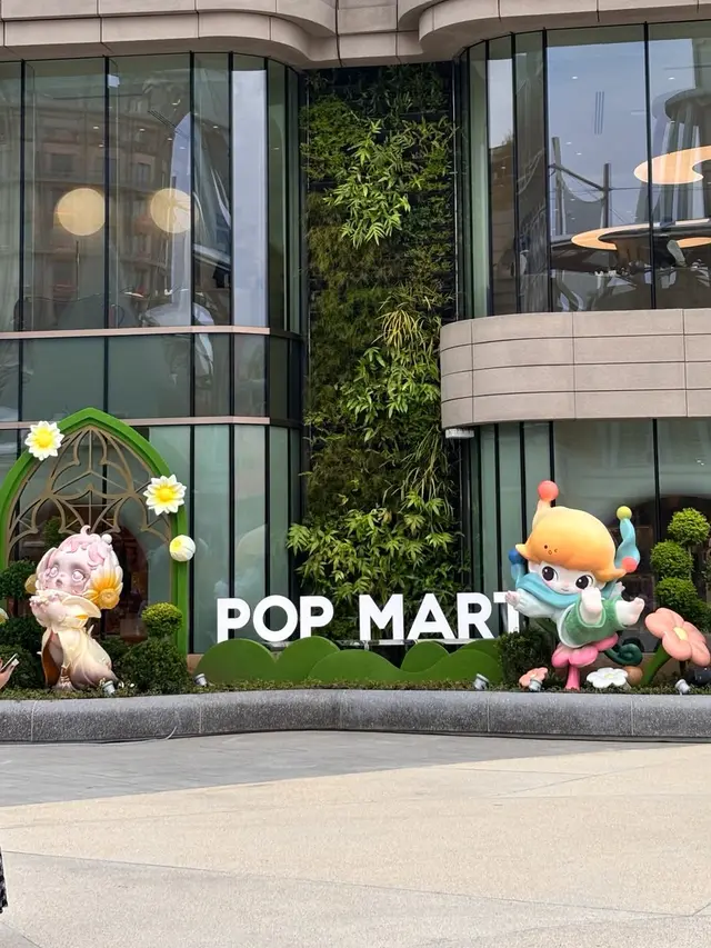 POP BAKERY bertema POP MART resmi dibuka di Resorts World Sentosa, Singapura