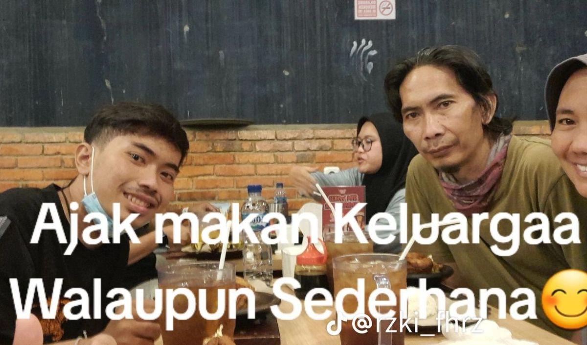 Makan Bareng Keluarga
