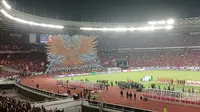 Koreografi keren dari La Grande Indonesia dalam laga Timnas Indonesia Vs Timnas Bahrain di Stadion Utama Gelora Bung Karno, Jakarta, Selasa (25/3/2025) malam. (Bola.com/Hery Kurniawan).