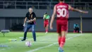 <p>Pelatih kepala Persis Solo, Milomir Seslija saat menghadapi Persija Jakarta pada laga perebutan peringkat ketiga Piala Presiden 2024 di Stadion Manahan, Solo, Sabtu (3/8/2024). (Bola.com/Bagaskara Lazuardi)</p>