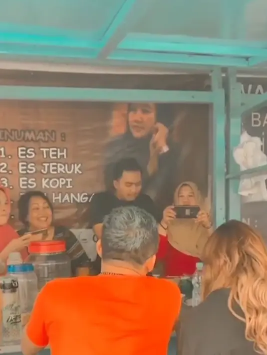 Keluarga Anang Hermansyah. (Instagram/queenarsy)