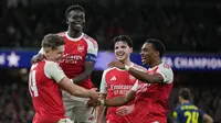 Viktor Gyoekeres merayakan gol ketiga bersama rekan-rekan setimnya dalam laga Liga Champions antara Arsenal dan Atletico Madrid di London, Inggris, 21 Oktober 2025. (AP Photo/Alastair Grant)