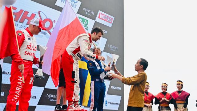 Presiden Joko Widodo - F1 Powerboat Lake Toba 2023